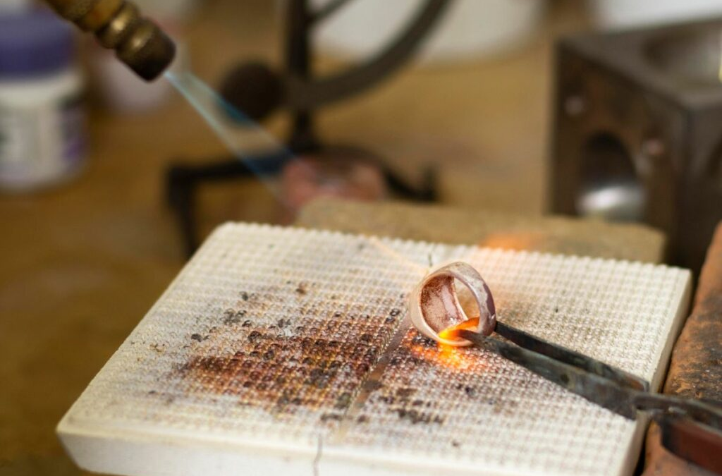Where To Buy A Reliable Jewelry Laser Welder Near You?