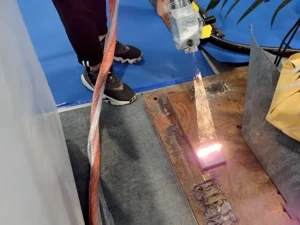 Ipg Pulsed Laser Cleaner: Pai rawa atu mō te tango waikura me te hinu 2 激光01 1